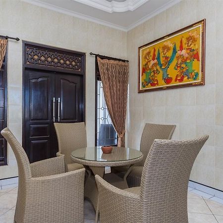 Denays House Hotel Jimbaran Kültér fotó