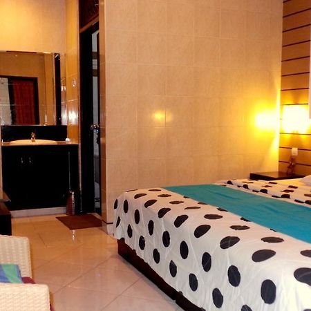 Denays House Hotel Jimbaran Kültér fotó